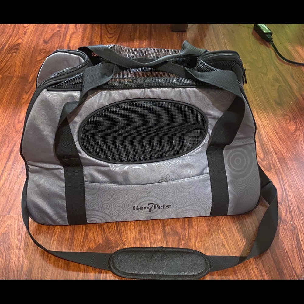 Gen7Pets Carry-Me Fashion Pet Carrier in Gray